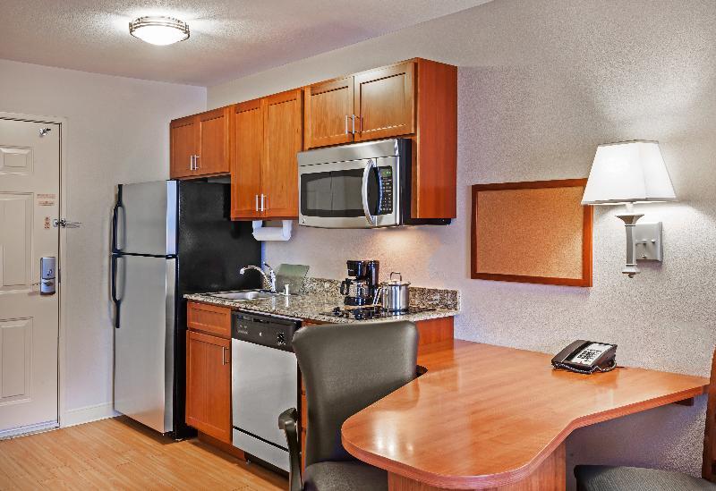 Candlewood El Paso By Ihg Hotel